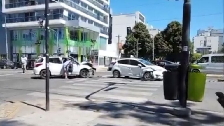 Choque y desesperación en La Plata: «Mirácómo me rompiste el auto!»