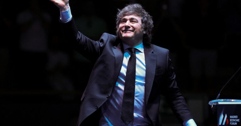 Javier Milei y sus medidas, EN VIVO: el Presidente se reunió en Madrid con el líder de Vox y volvió a criticar a políticos y empresarios