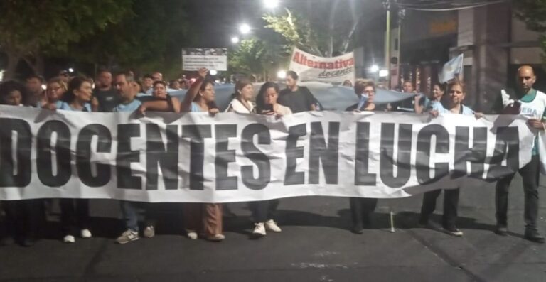 San Juan. A pesar de la limitación al paro de Orrego, sigue el reclamo docente