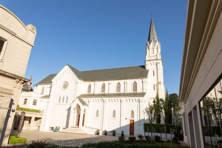 Cumplió 100 años: el colegio de la zona norte que tiene un castillo y familias de hasta cuatro generaciones de alumnos