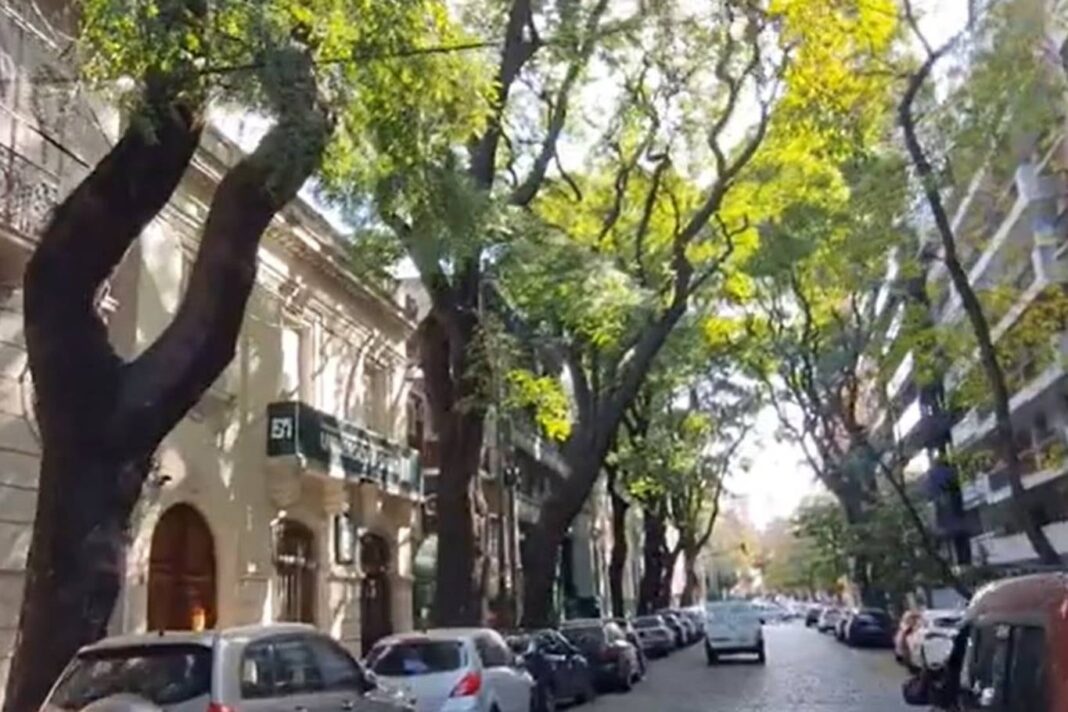 Calle empedrada Villanueva en el barrio de Palermo, Buenos Aires