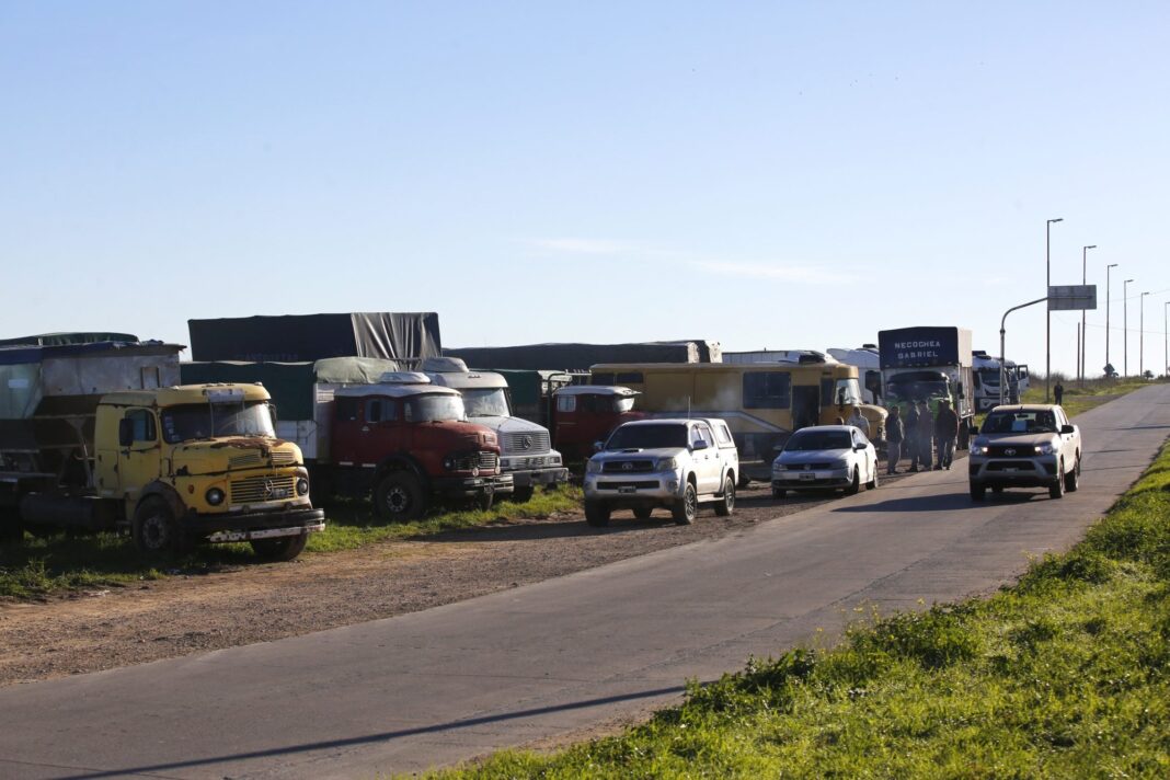 Mapa de Argentina destacando las nueve provincias autorizadas a concesionar rutas nacionales.