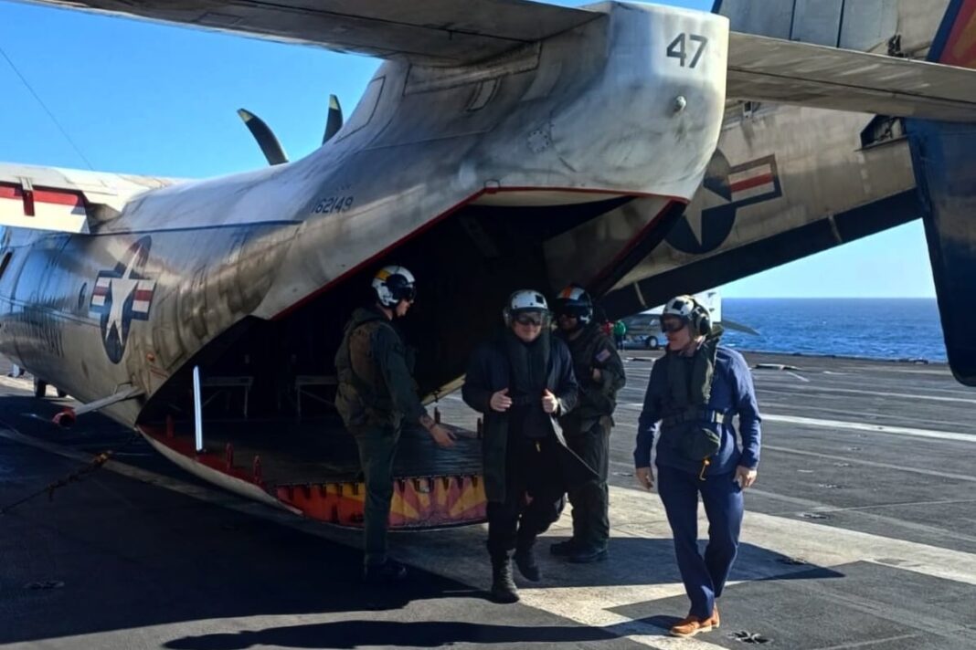 Presidente Javier Milei a bordo del portaaviones USS Nimitz en el Mar Argentino
