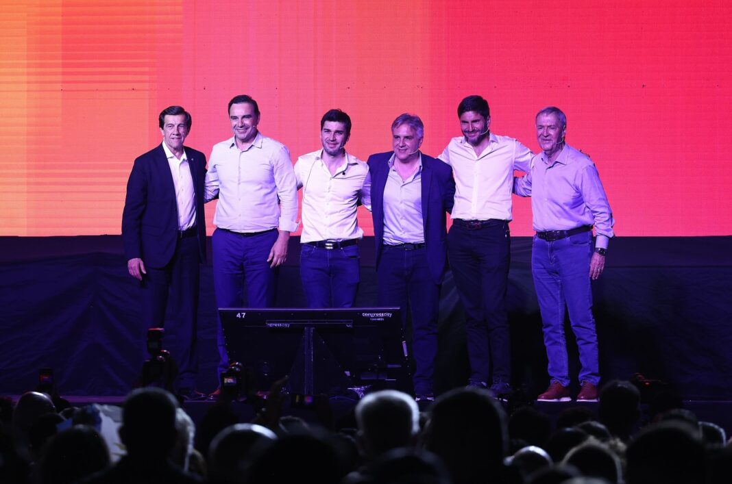 Mapa de Argentina con los escudos de las provincias que integran la coalición Provincias Unidas.