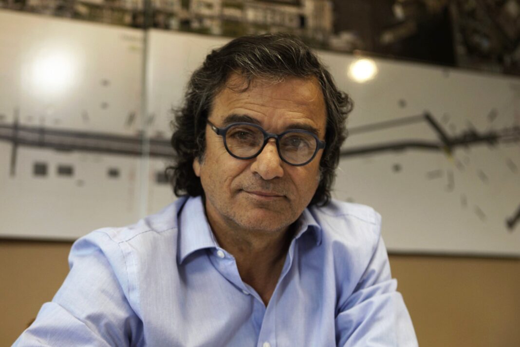 Carlos Frugoni, exsecretario de Coordinación de Infraestructura, en su despacho