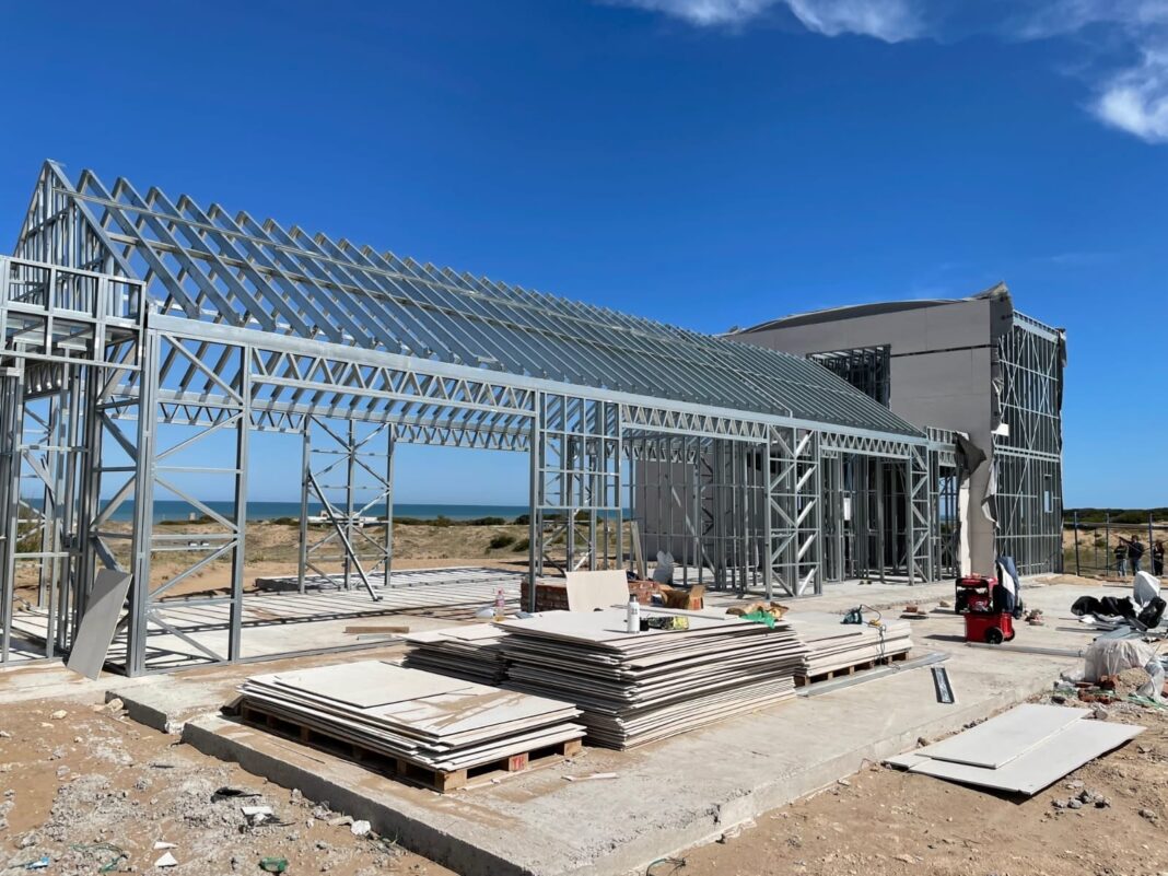 Comparación entre construcción en seco y construcción tradicional con ladrillos