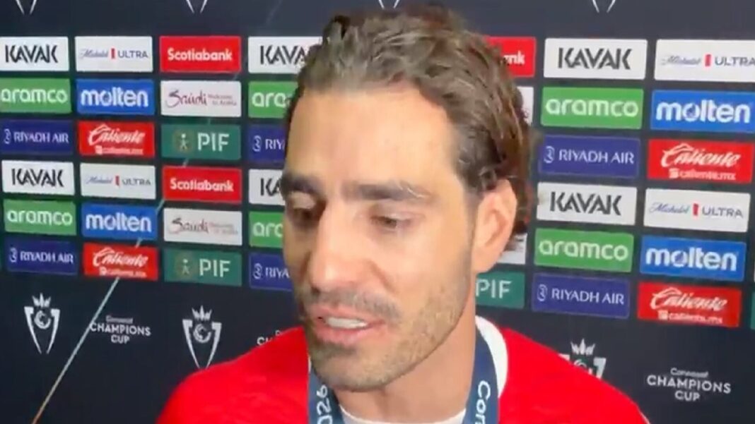 Antonio Briseño celebrando el título de la Concacaf Champions Cup con Toluca
