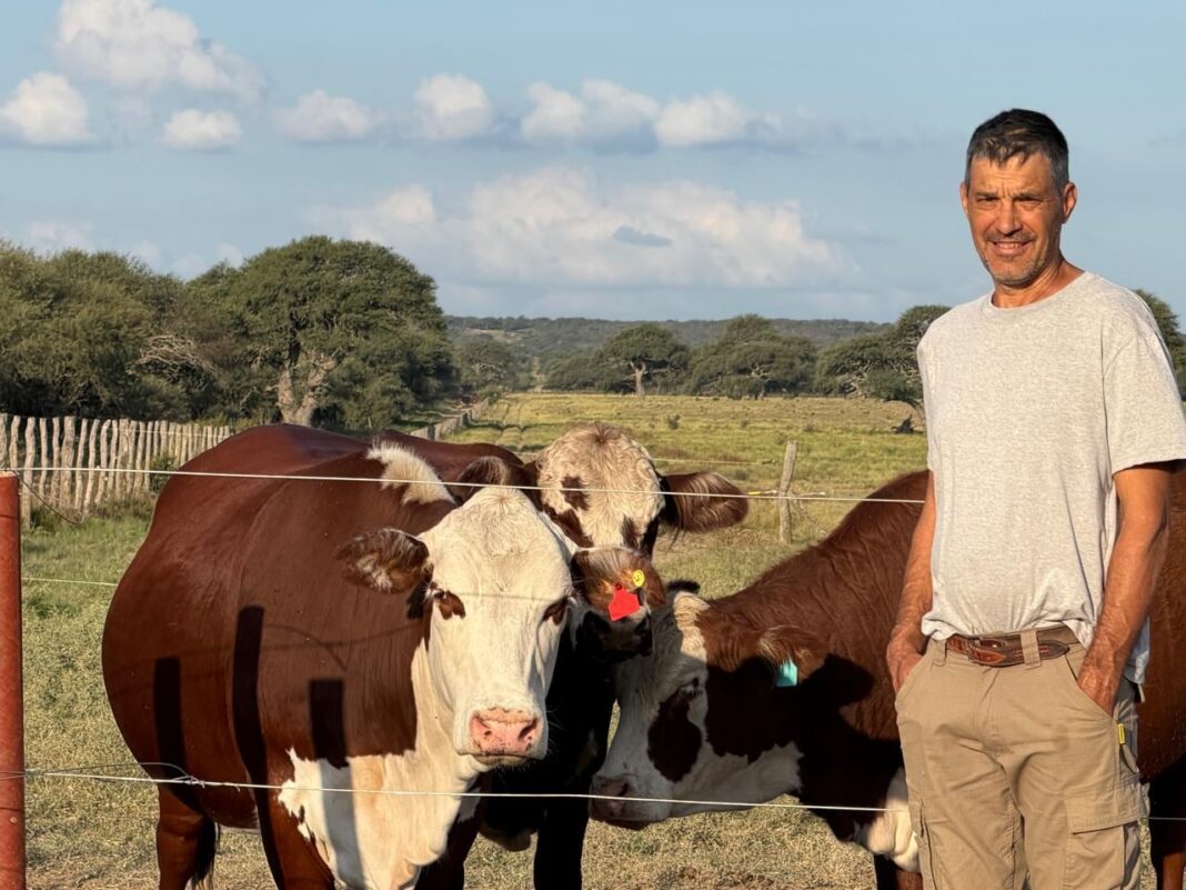 Campo La Florida en Luan Toro, La Pampa, con pastizales y alambrado eléctrico