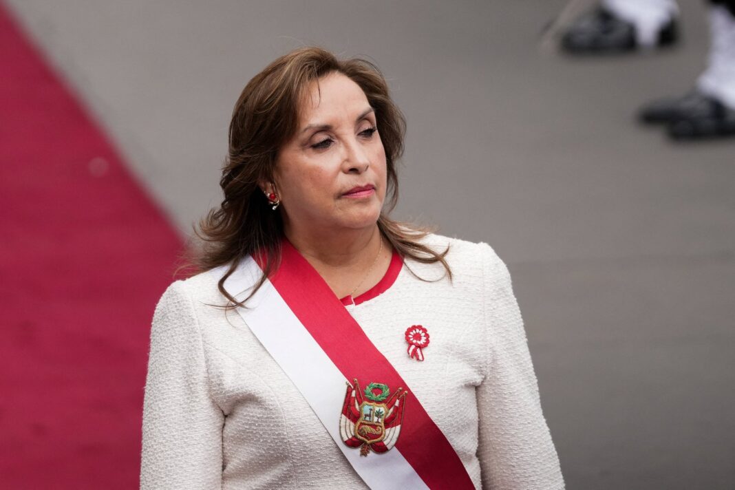 Dina Boluarte durante su mandato como presidenta de Perú