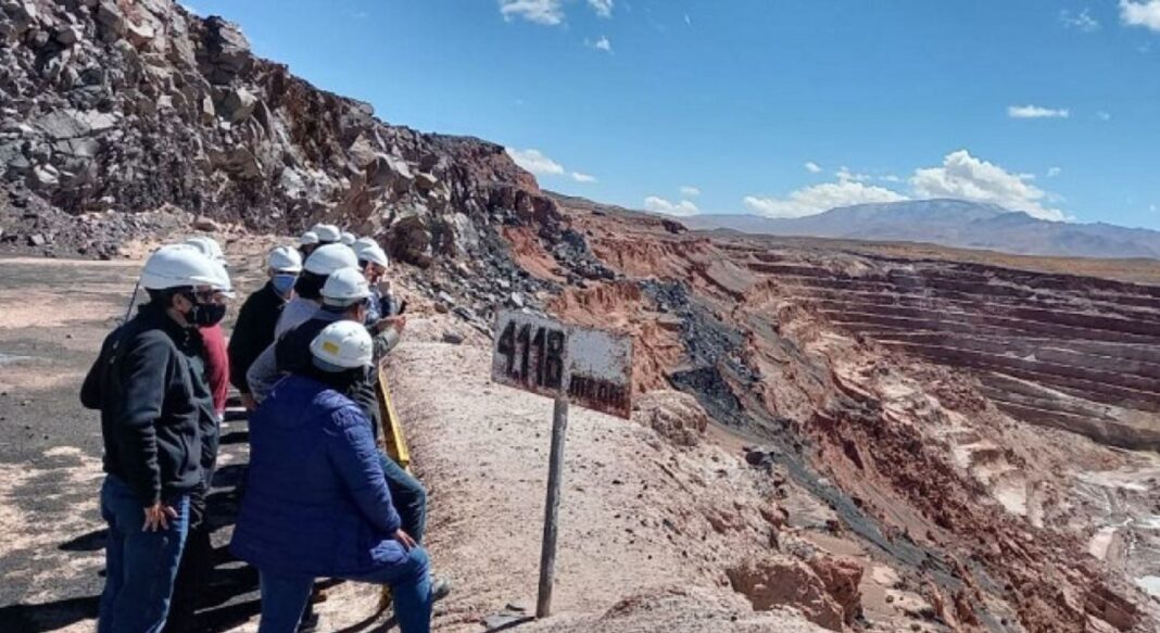 Personas denunciando estafa por falsas promesas de trabajo en minería en Salta