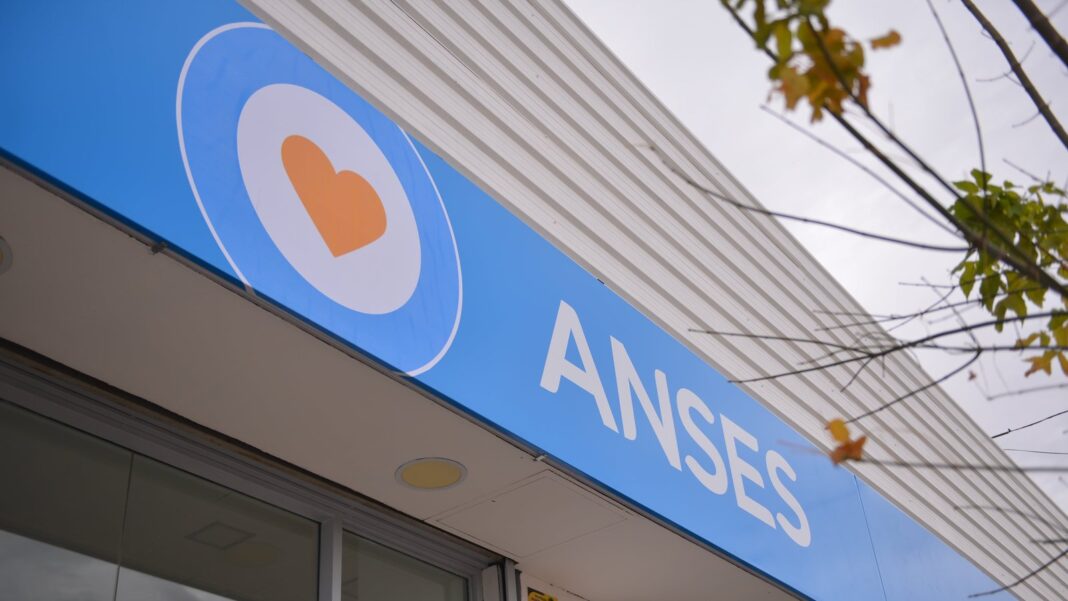 Calendario de pagos ANSES junio 2026 con fechas y montos