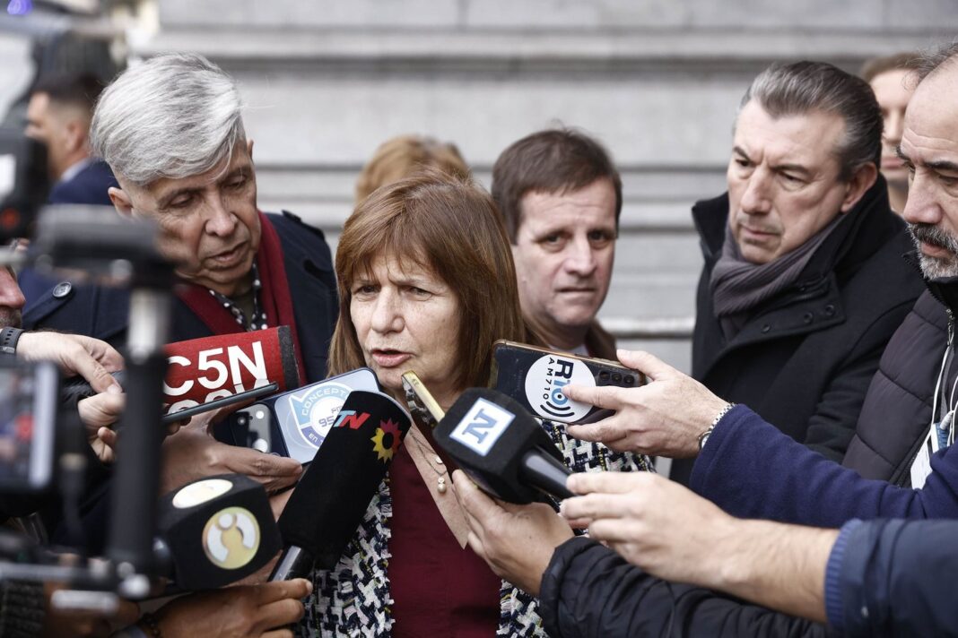 Patricia Bullrich habla en conferencia de prensa