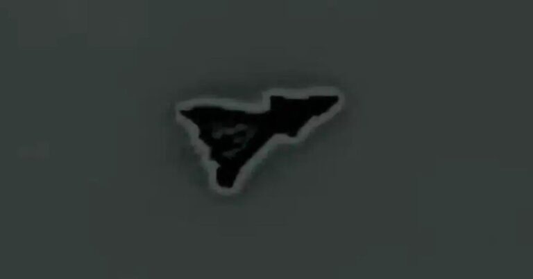 Captura de video de un avión triangular sobre el Área 51