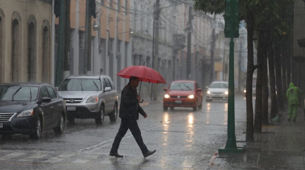 Mapa del clima en México con zonas de lluvia y calor extremo