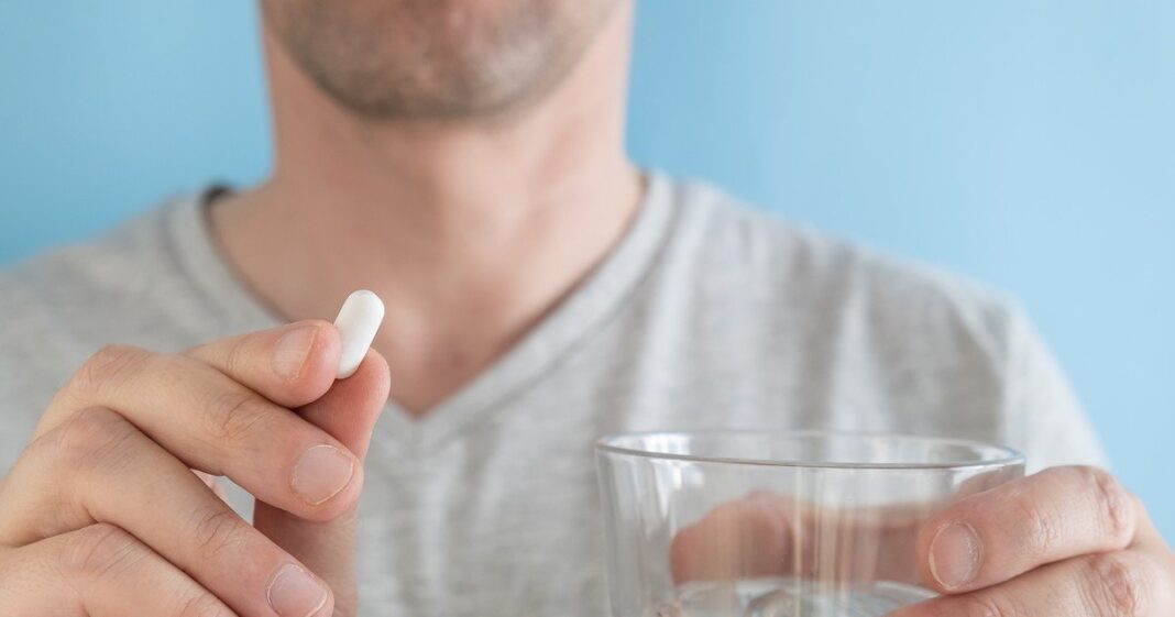 Médico explica tratamiento con estatinas para reducir colesterol