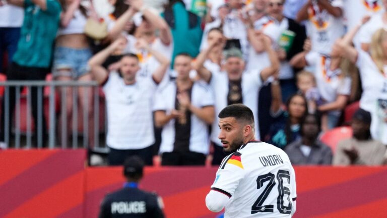 Deniz Undav celebrando un gol con la camiseta de Alemania