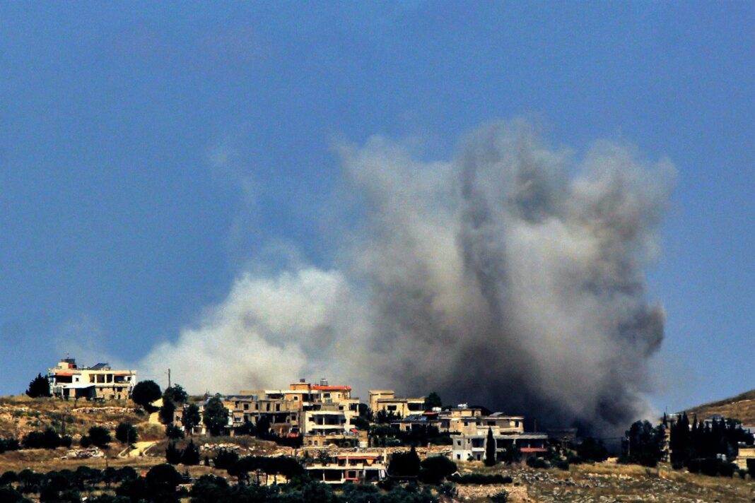Vista de edificios dañados tras bombardeos en el sur de Líbano