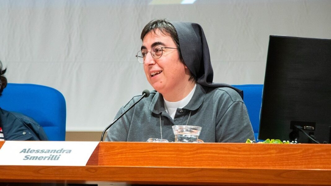 Fotografía de Alessandra Smerilli, religiosa nombrada prefecta de un dicasterio vaticano
