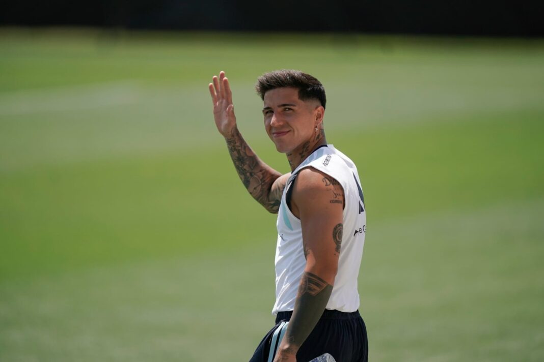 Enzo Fernández durante un partido de la selección argentina en el Mundial 2026