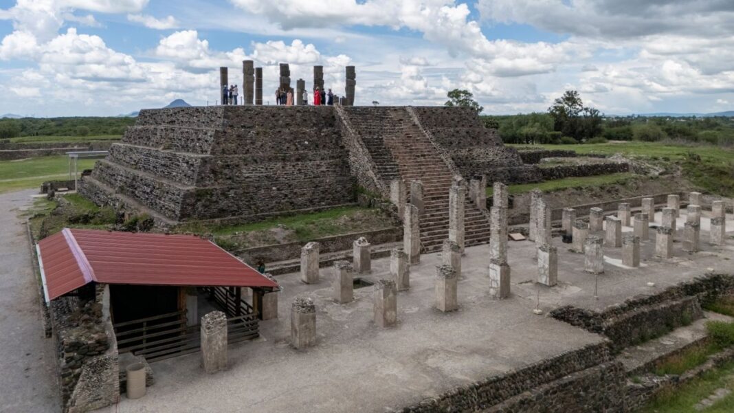 Lápidas toltecas con relieves de felino y dios Tlahuizcalpantecuhtli halladas por el INAH en Tula, Hidalgo
