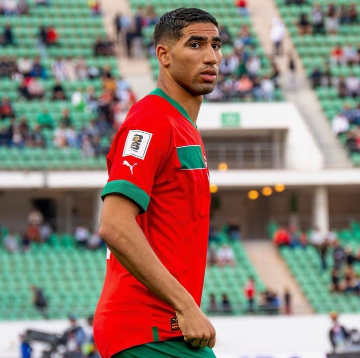 Achraf Hakimi durante un partido con la Selección de Marruecos