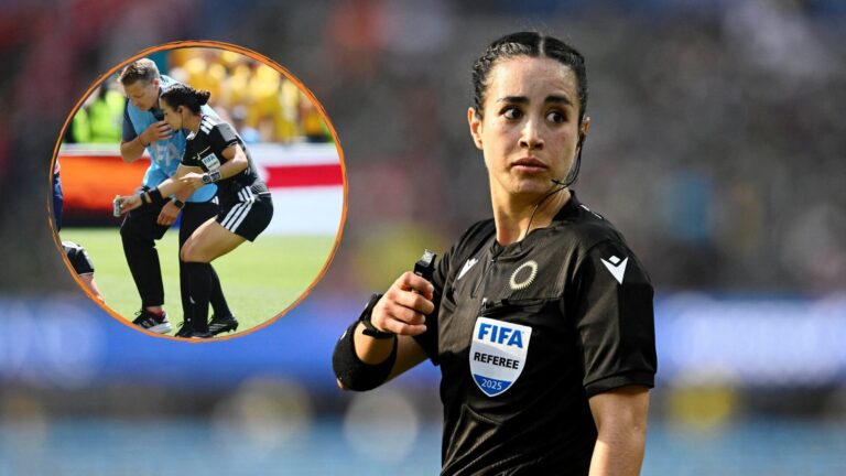 Katia Itzel García entrega jugo de pepinillos a Felix Zwayer durante el partido Estados Unidos vs Australia en el Mundial 2026