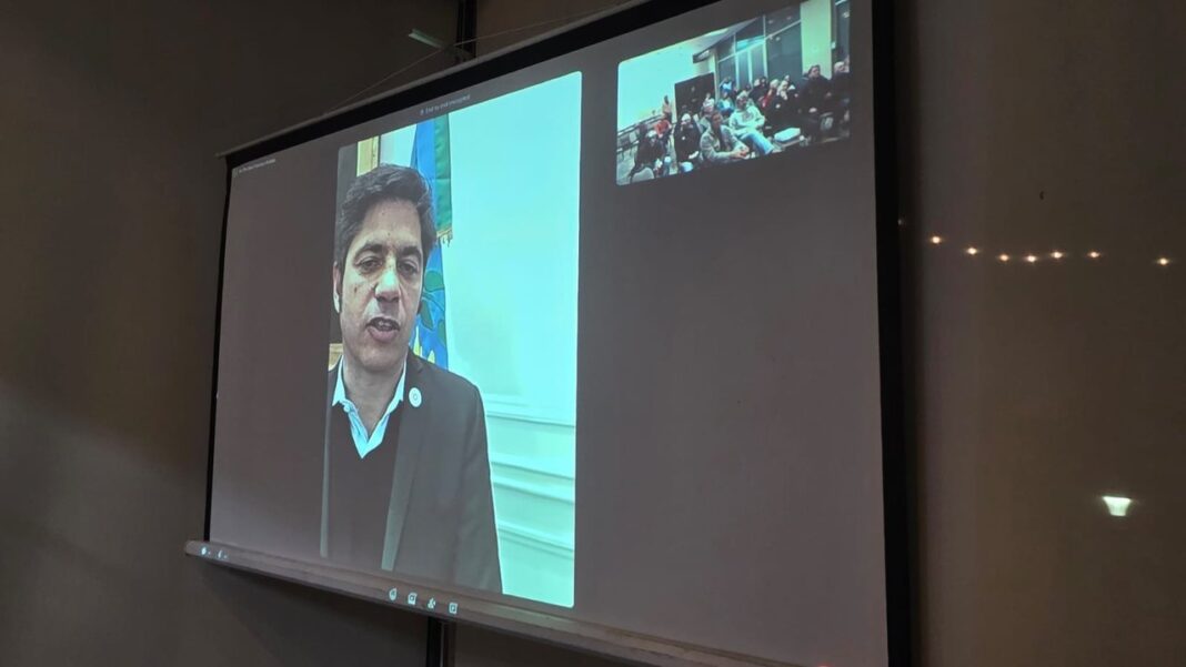 Axel Kicillof durante un encuentro virtual