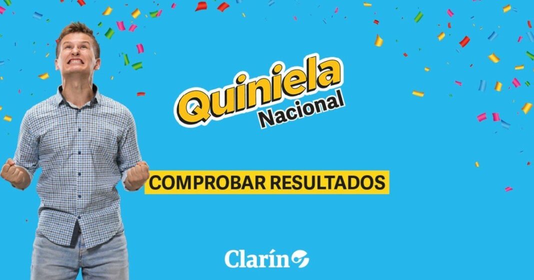 Bolillas de quiniela sobre un tablero de números