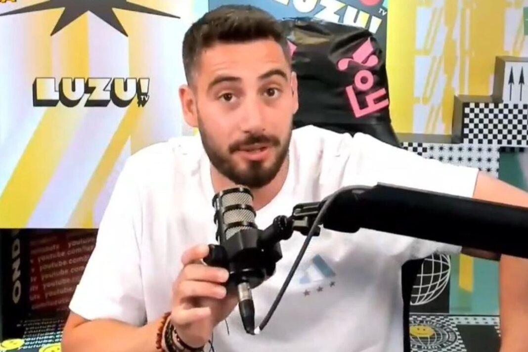 Nico Occhiato discutiendo con una periodista en Miami