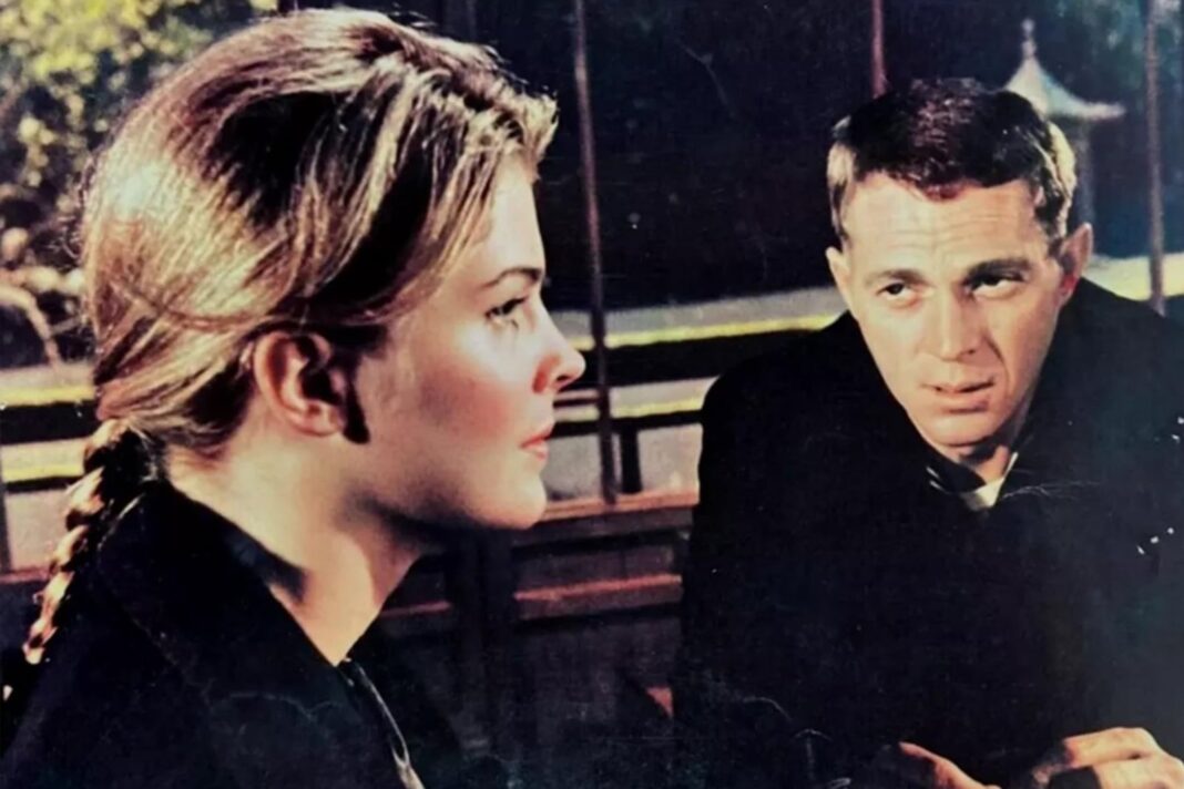 Candice Bergen y Steve McQueen en el rodaje de El Yang-Tsé en llamas
