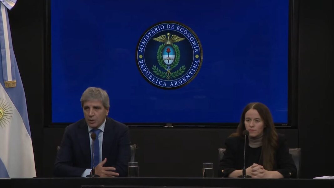 Luis Caputo en conferencia de prensa