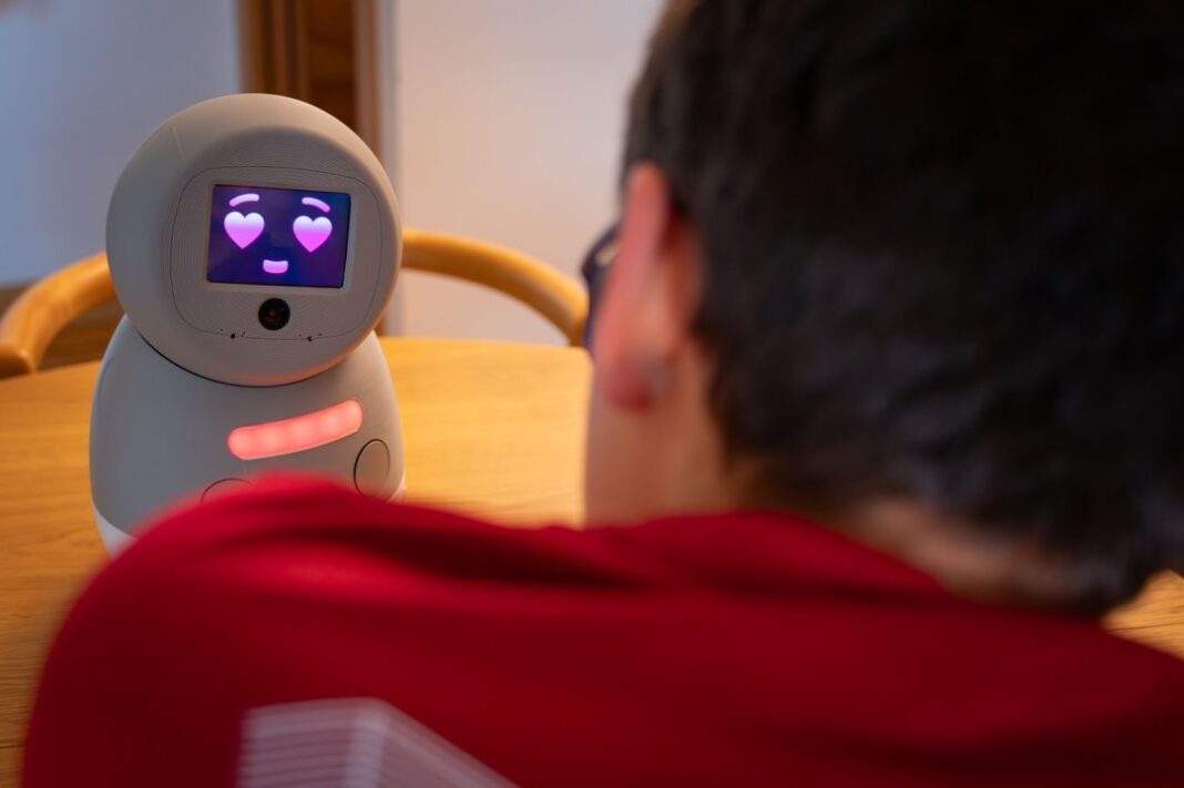 Robot social del CSIC para terapias de niños con autismo