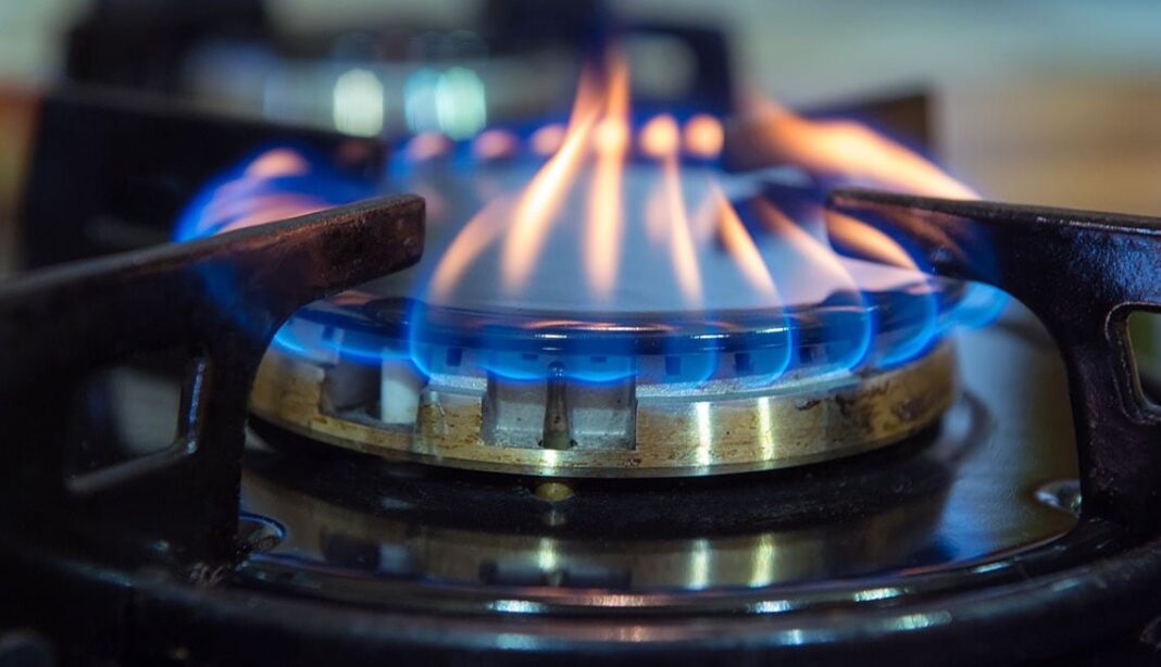 Encendido simbólico de gas natural en colegio de San Juan de Lurigancho