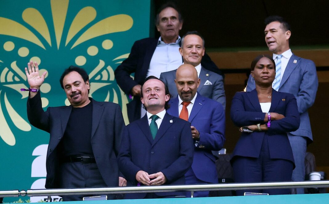 Mikel Arriola y Claudia Sheinbaum en la final del Mundial 2026