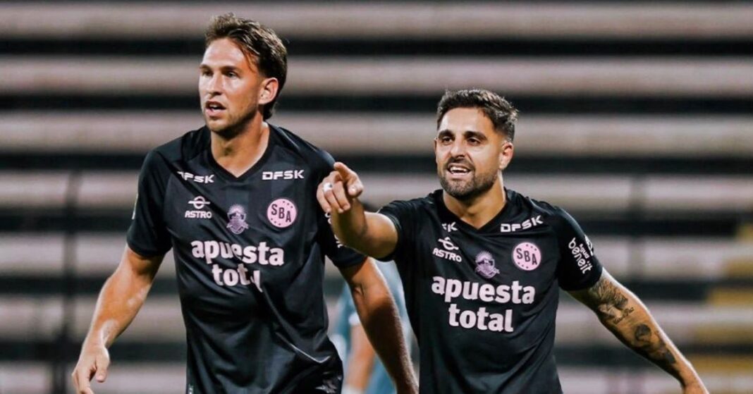 Jugadores de Sport Boys celebrando un gol en el estadio Miguel Grau del Callao