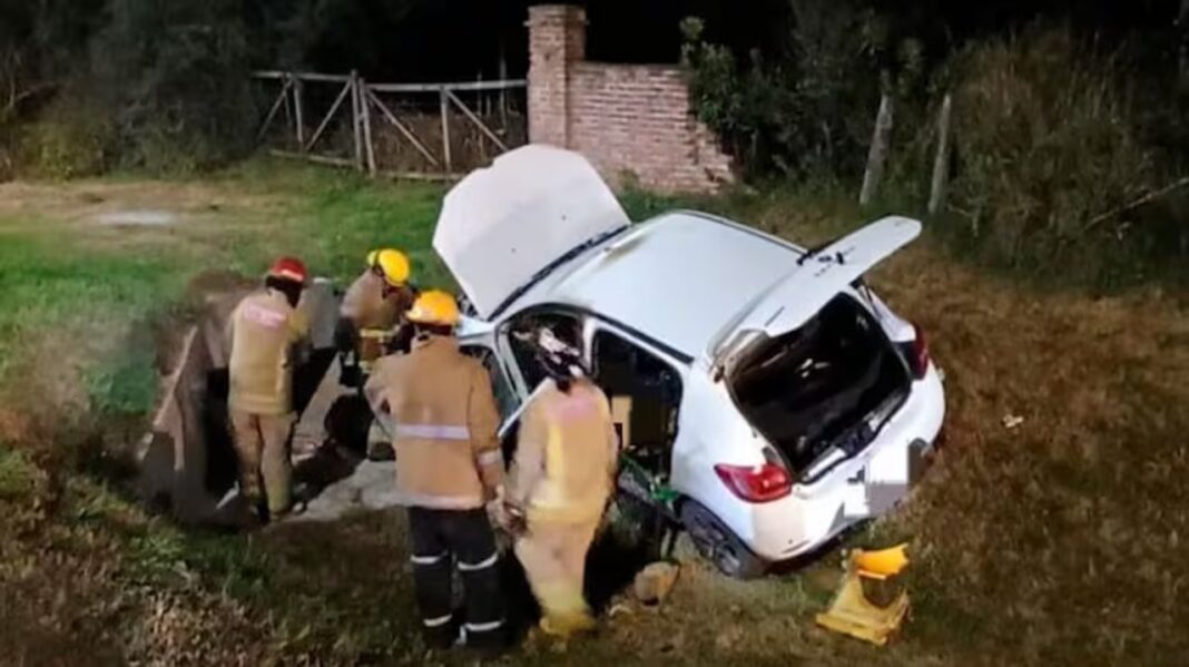 Auto incendiado en la ruta E-53, Córdoba