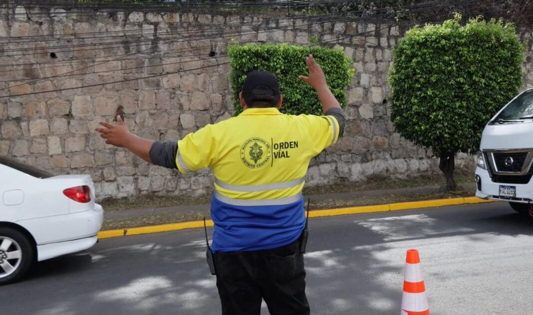Reunión entre autoridades hondureñas y representantes de JICA sobre seguridad vial