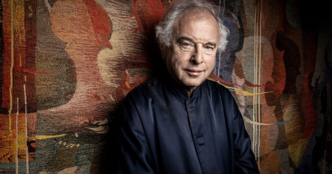 András Schiff durante un concierto