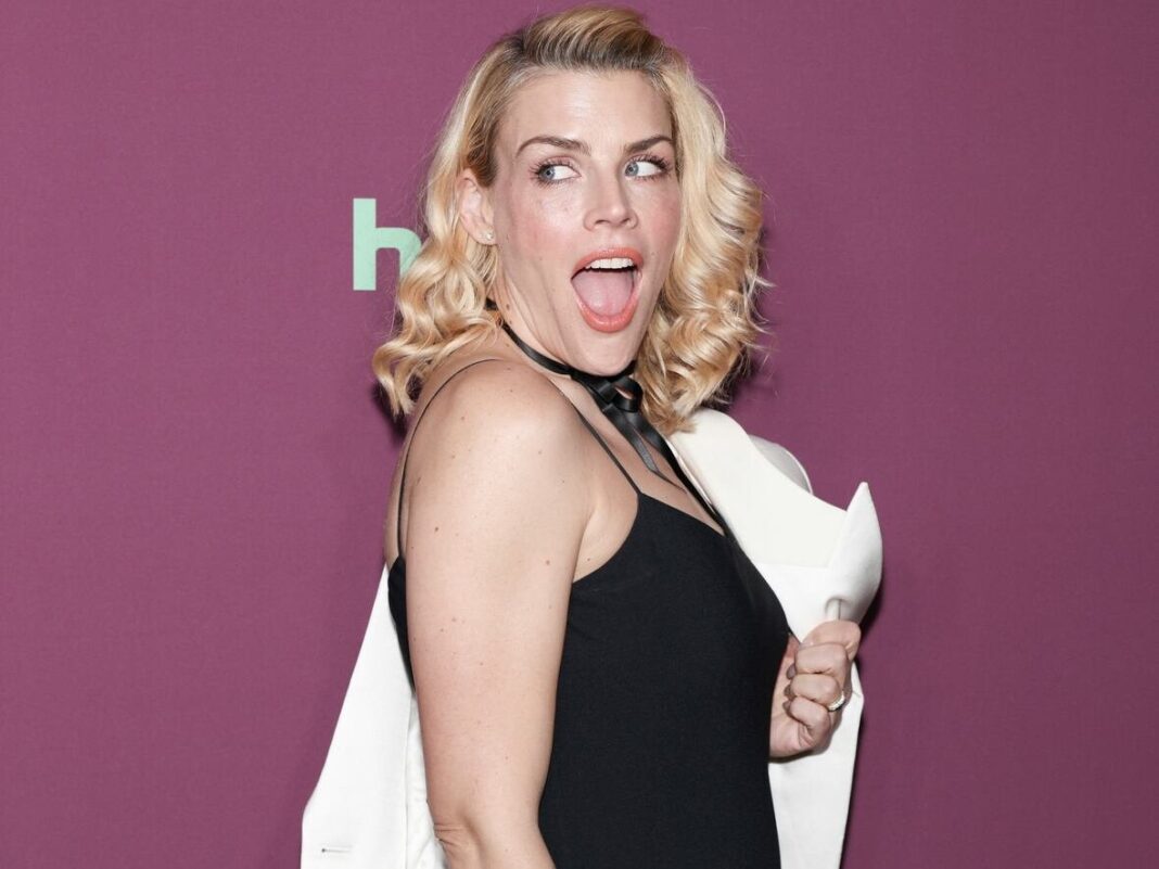 Busy Philipps en una publicación de Instagram con imágenes de su recuperación