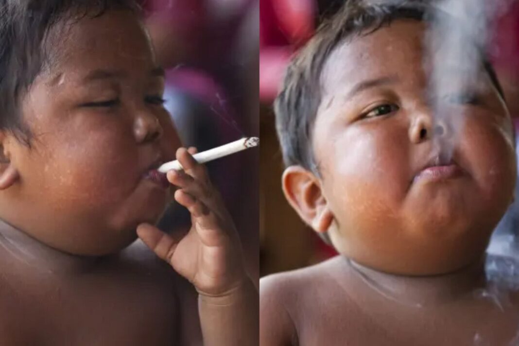 Imagen de archivo del caso de Ardi Rizal fumando en Indonesia