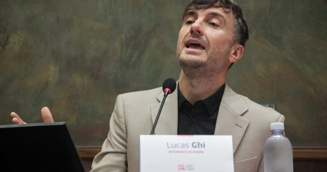 Sesión del Concejo Deliberante de Morón donde se aprobó la interpelación al intendente Lucas Ghi