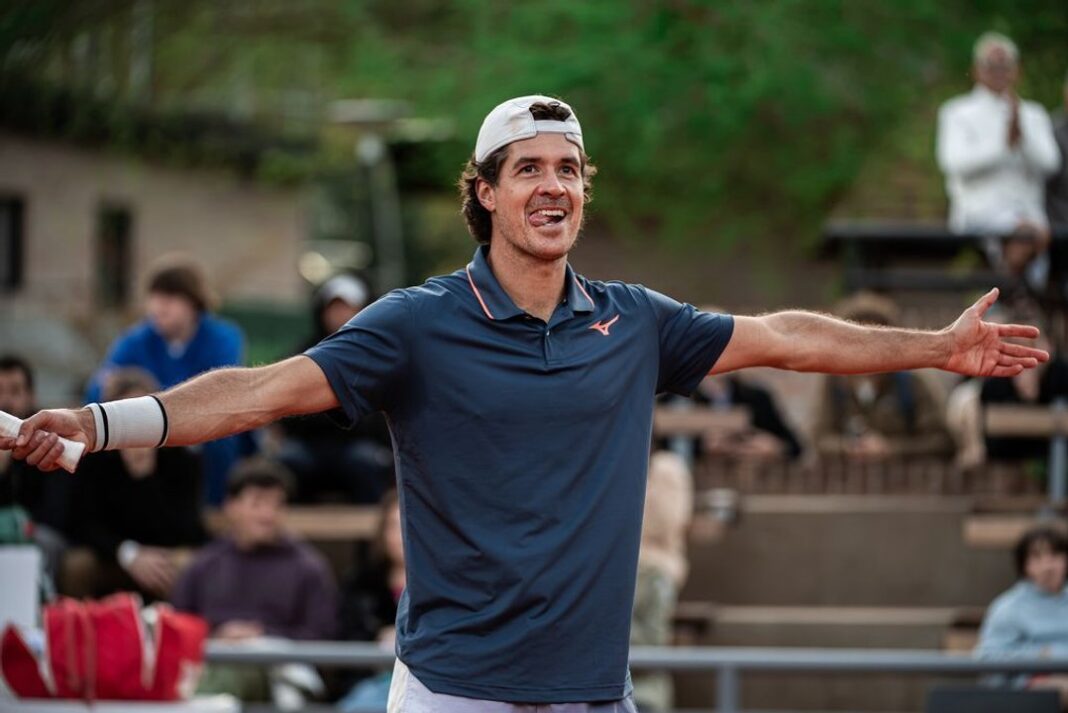 Facundo Mena durante su partido en el Challenger de Buenos Aires