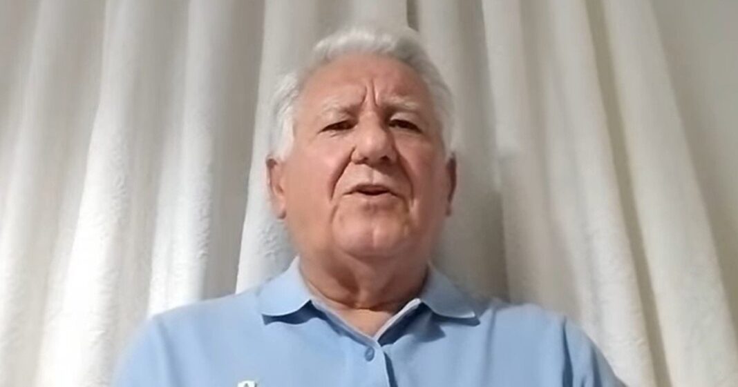 Curro Cordero, jubilado español de 67 años, durante una entrevista televisiva