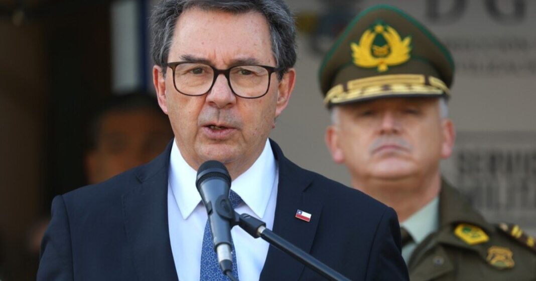 Fernando Barros Torconal, ministro de Defensa de Chile
