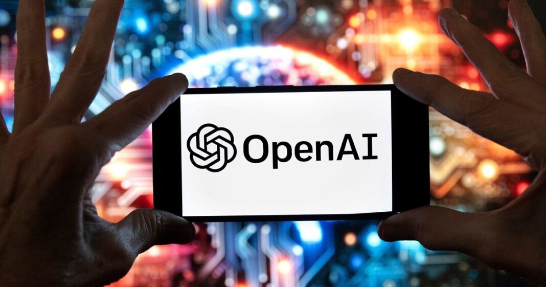 Logo de OpenAI en una pantalla