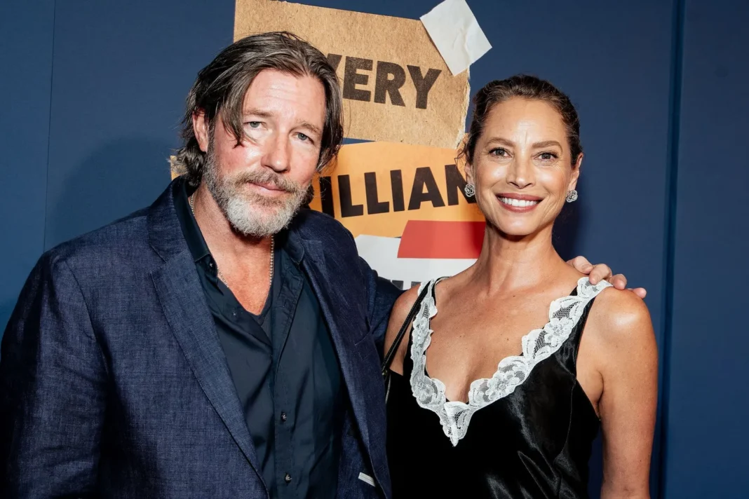 Christy Turlington y Ed Burns en un evento público