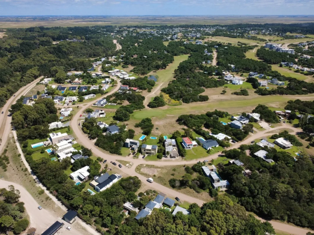 Lotes en venta en el barrio privado Costa Esmeralda, en Pinamar