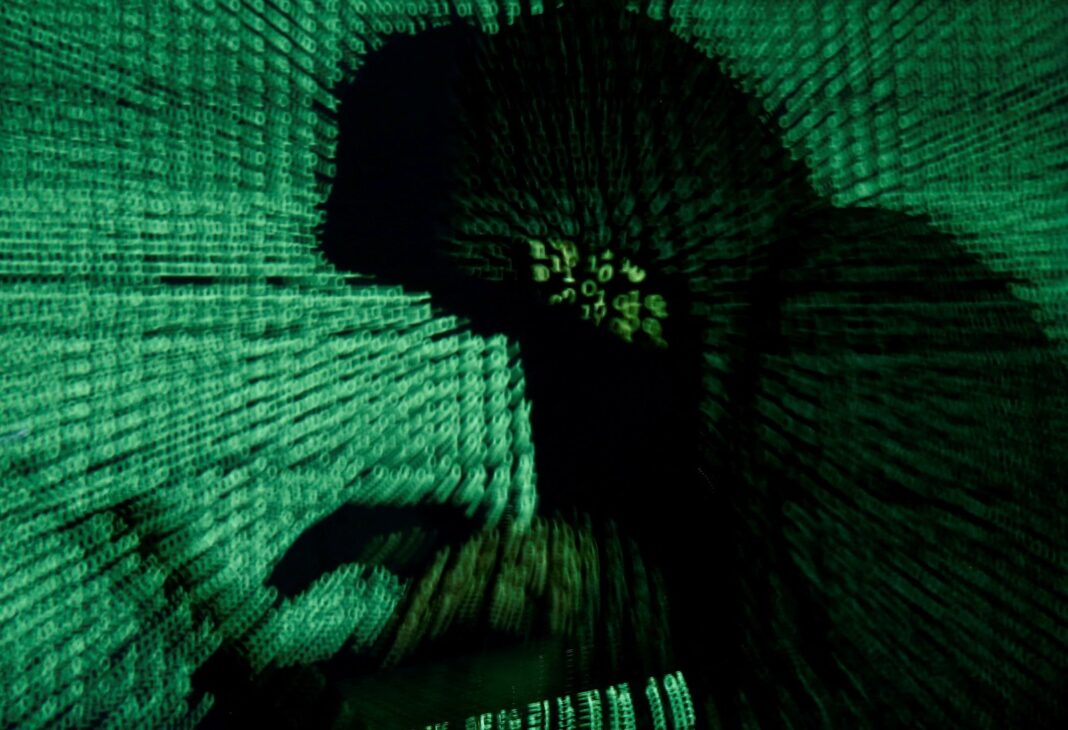 Imagen de ciberseguridad con códigos binarios y candados digitales