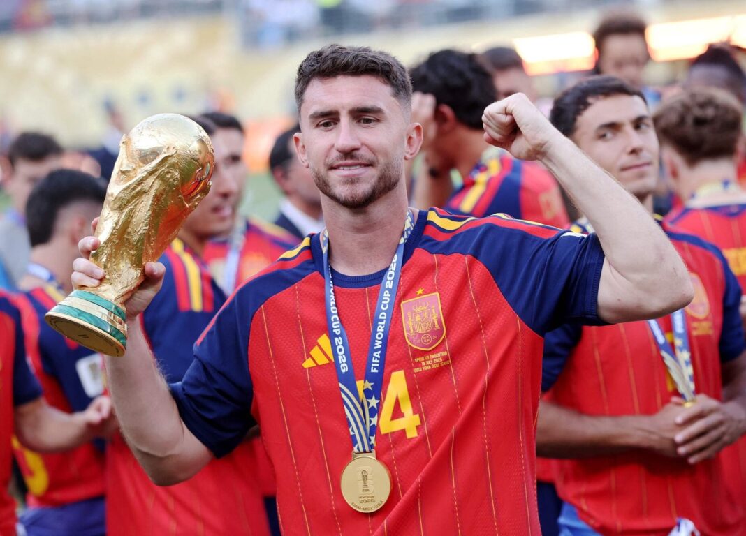 Aymeric Laporte durante la final del Mundial